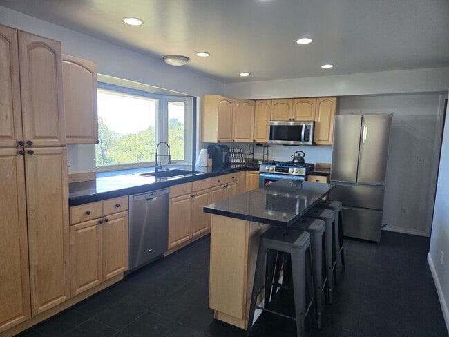 Building Photo - ?PRICE IMPROVED!!?Peaceful Mountain Home i...