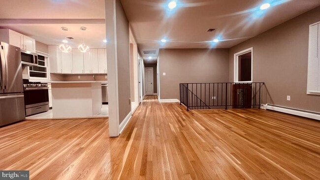 Building Photo - 14303 Chesterfield Dr