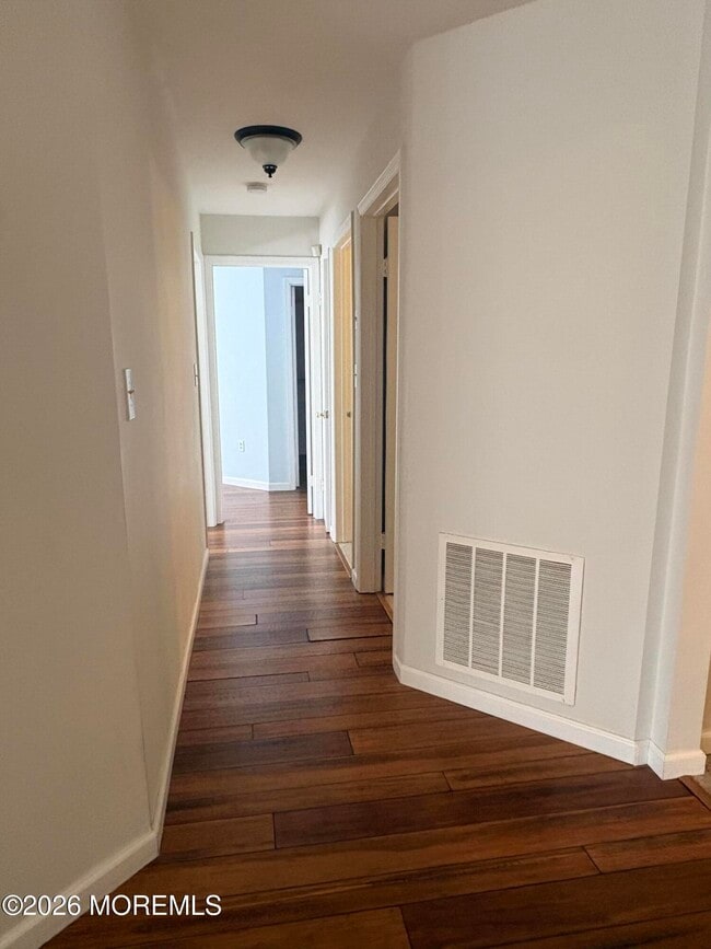 Building Photo - 103 Racquet Rd