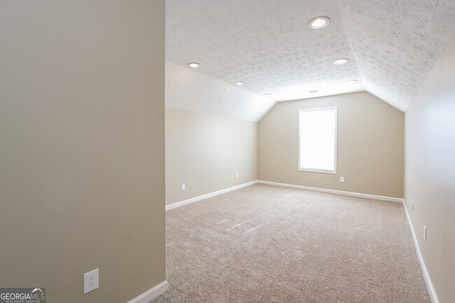 Building Photo - 2022 Santenay Dr S W