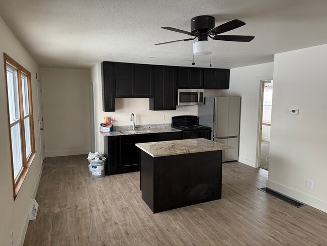 Building Photo - 4106 Victory Ave