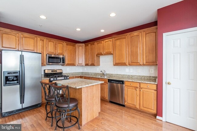 Building Photo - 415 Granville Ct
