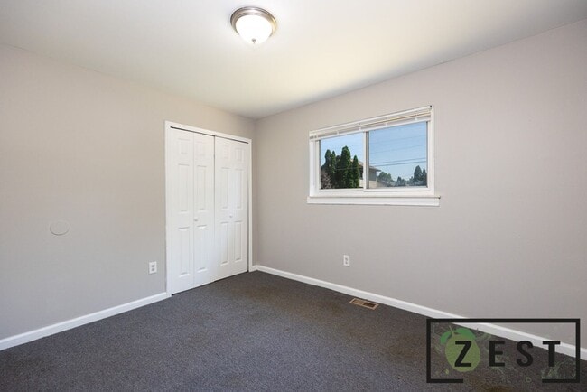 Building Photo - OPEN HOUSE 1/22! 4PM-4:30PM! 3 BED 1 BATH HOME