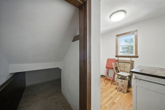 Building Photo - 57 Newbury St