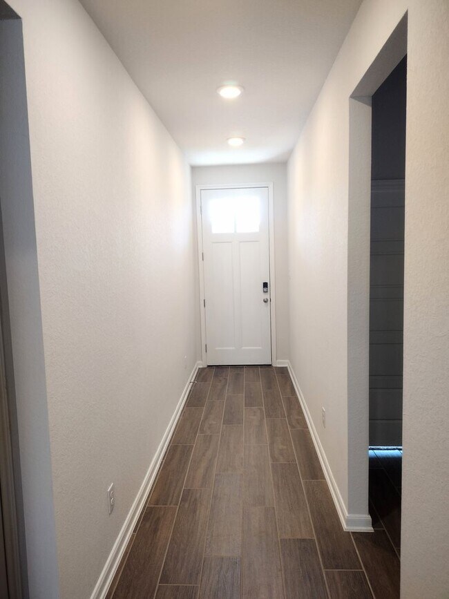 Building Photo - Beautiful 4 bedroom new build, it is a must see!!