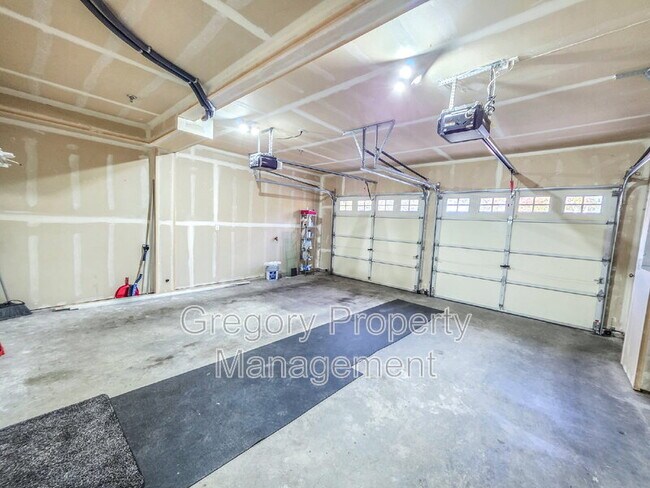 Building Photo - 2018 17th Ave NE