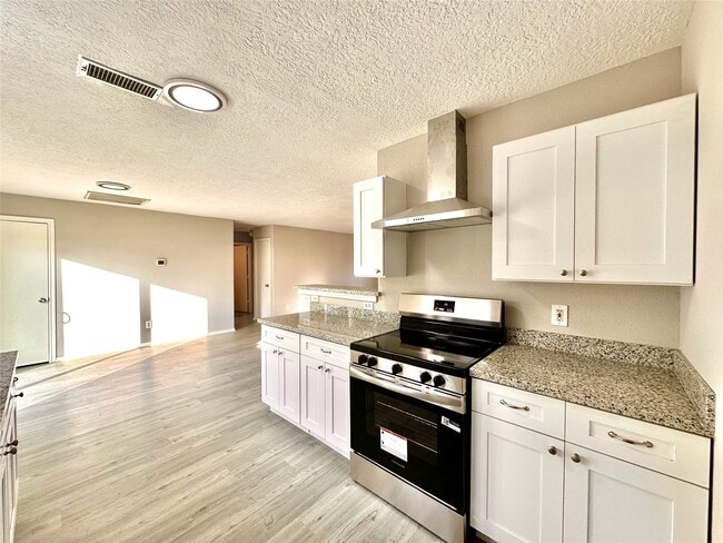 Building Photo - 15134 Alkay St