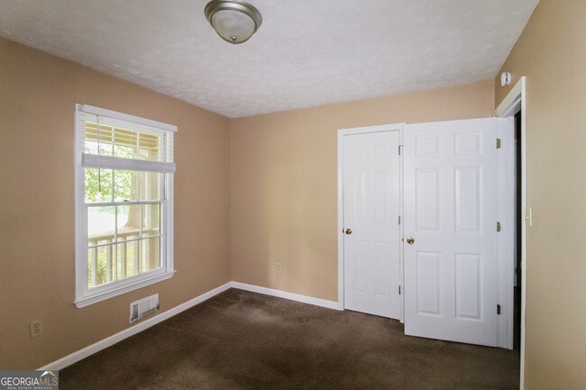 Building Photo - 225 Hollis Cir