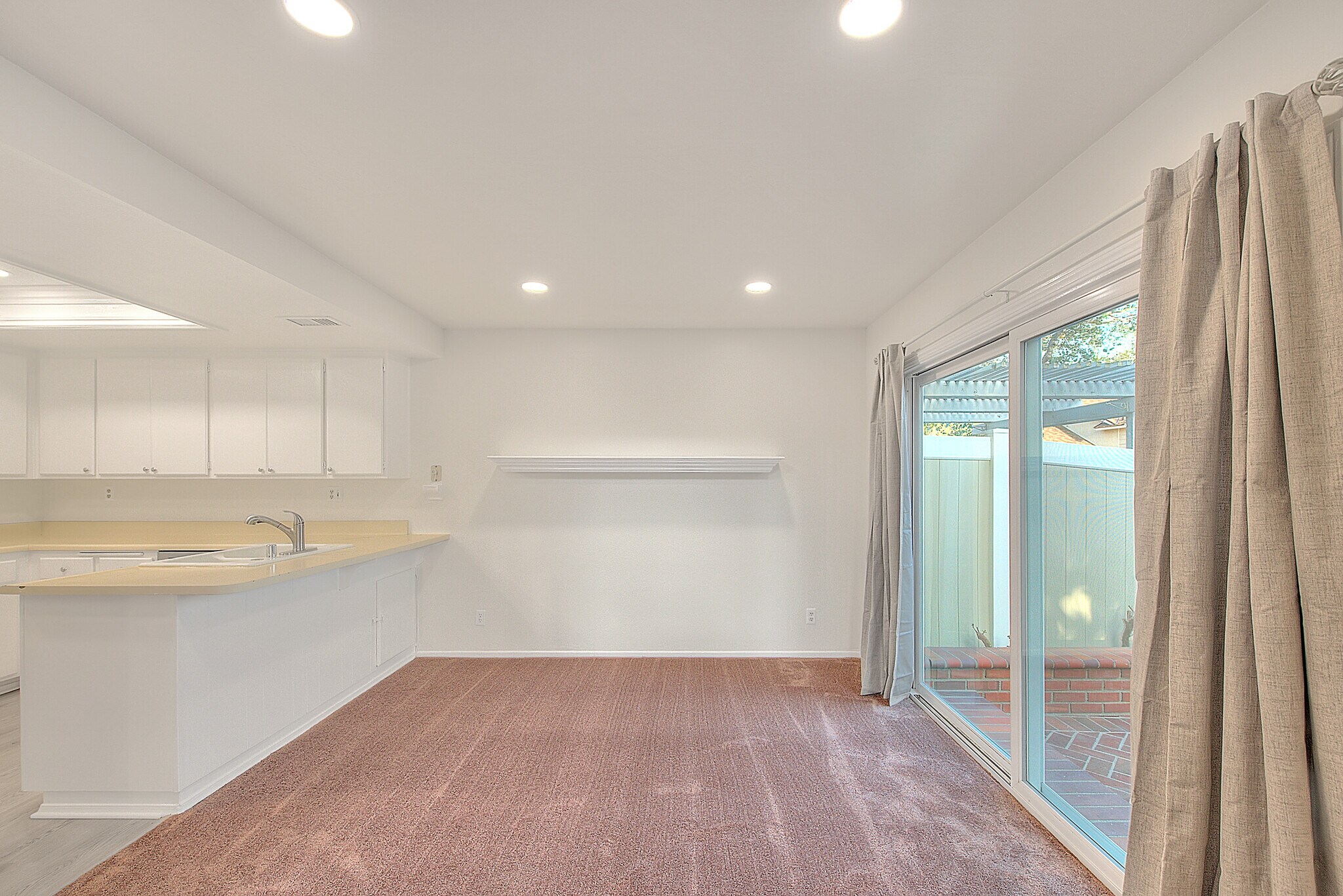 Building Photo - 26222 Fern Glen