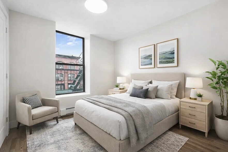 Building Photo - 492 11th St