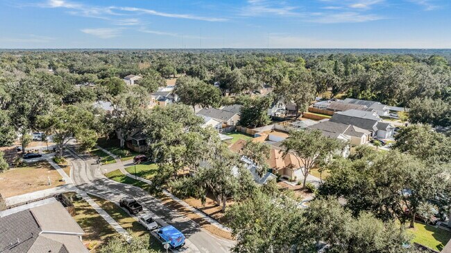 Building Photo - 6724 Summer Haven Dr