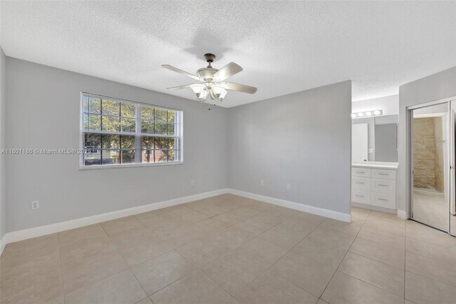 Building Photo - 11845 SW 99th St