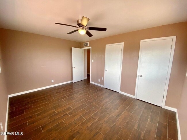 Building Photo - 3213 El Morro Rd