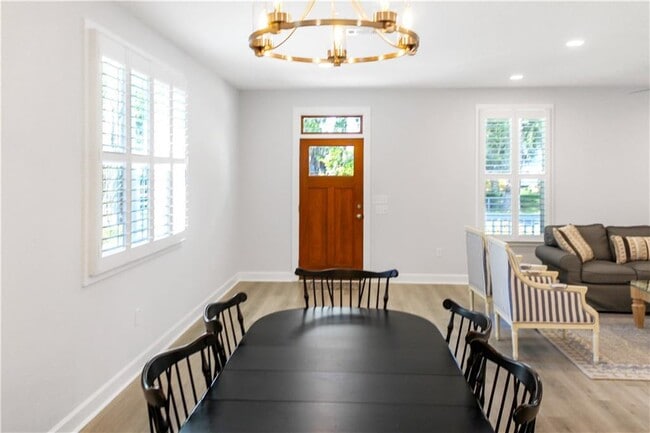 Building Photo - 905 Wayne St