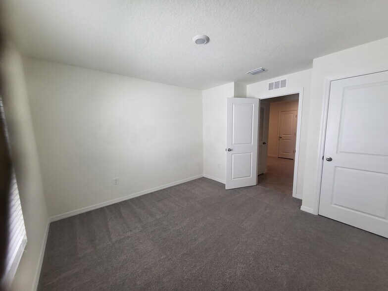 Building Photo - 38336 Sonnet Landing Ave