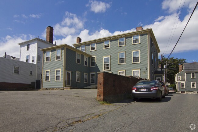 Building Photo - 52 Washington St