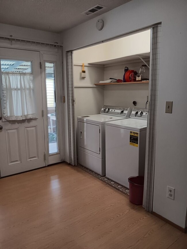 Building Photo - 3 Bed House in La Grande