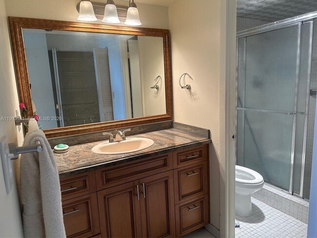 Building Photo - 1200 St Charles Pl