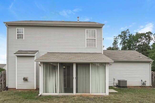 Building Photo - 2503 Carmathen Rd