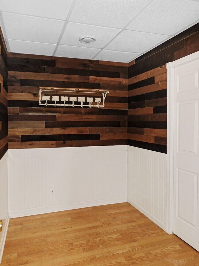 Building Photo - 3144 Holland Cliffs Rd