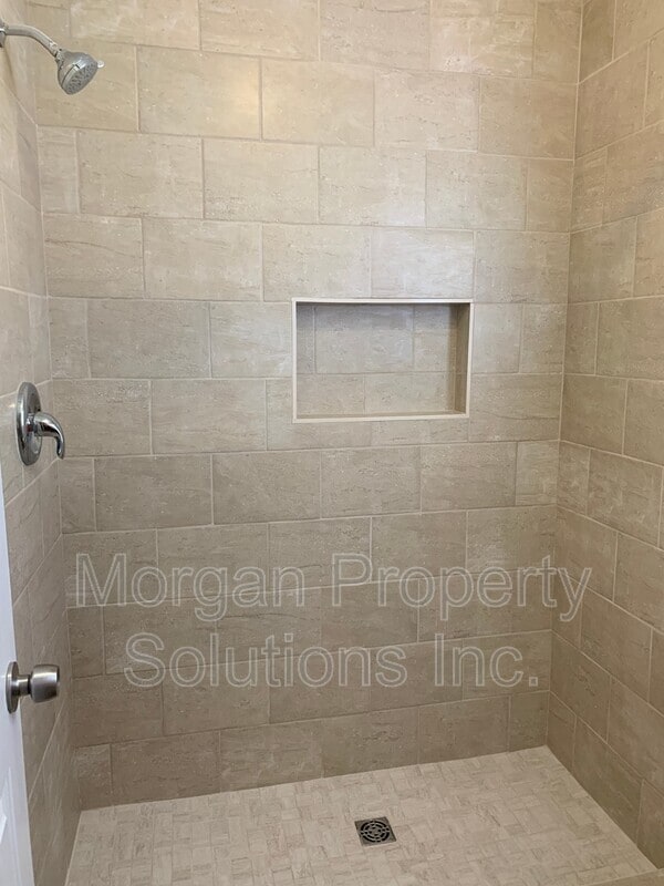 Building Photo - 9981 Triple Crown Cir