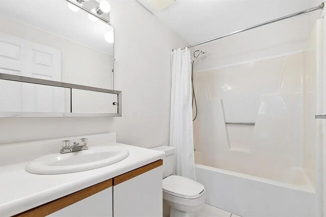 Building Photo - 1 Watermill Pl