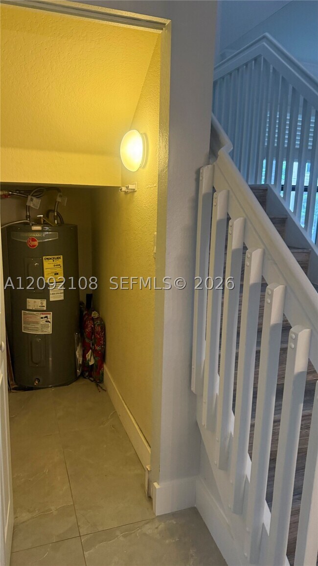 Building Photo - 3301 W 89th Terrace