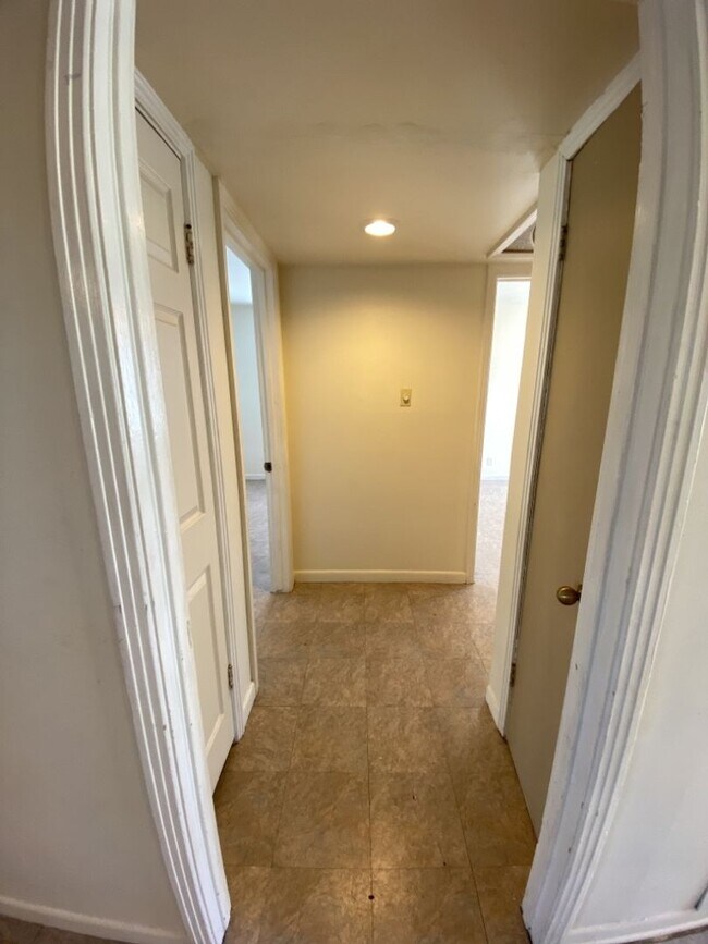 Building Photo - 5917 Kimbrough Dr