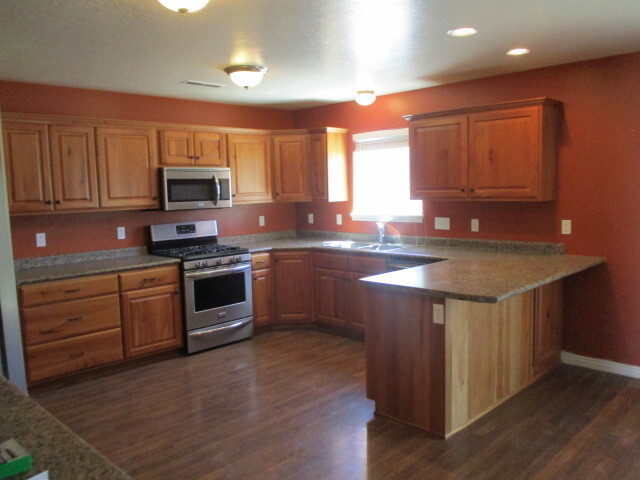 Building Photo - 3 Bedroom, 2.5 Bathroom Twin Home - Gemini...