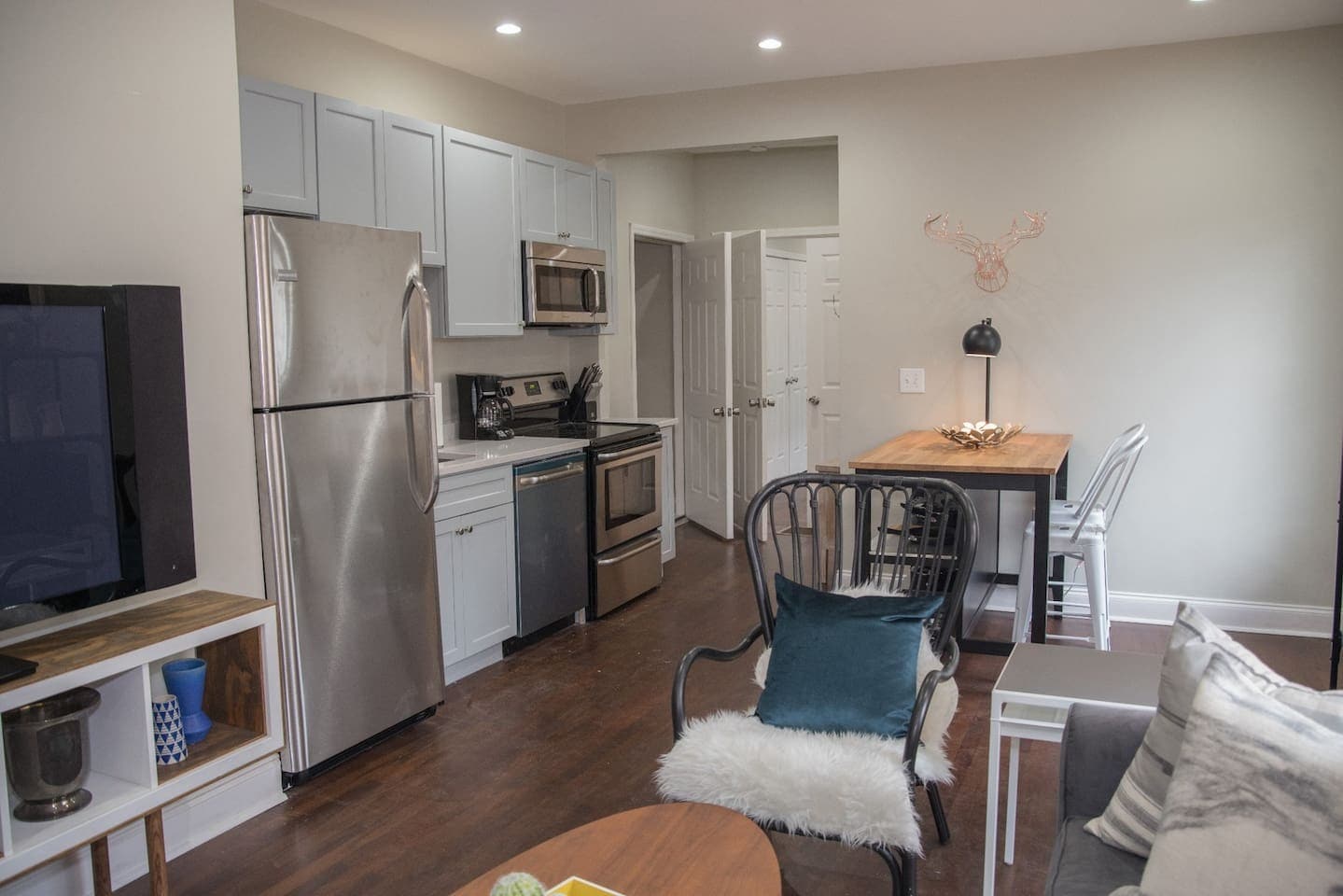 Building Photo - 604 Glen Iris Dr NE