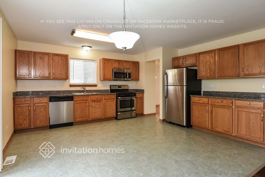 Building Photo - 5907 Alpine Way
