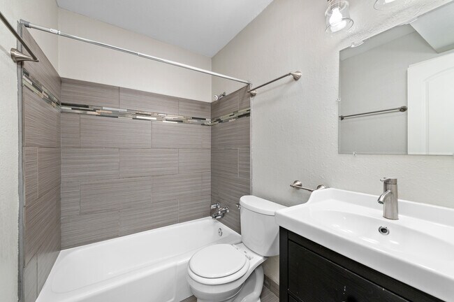 Building Photo - Kosobro