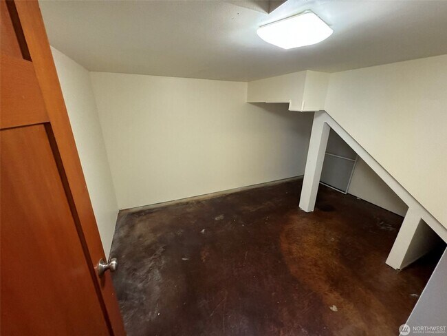 Building Photo - 3Bd/1.75Ba Seattle House