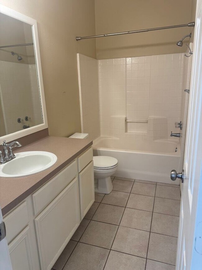 Building Photo - 609 Townplace Dr