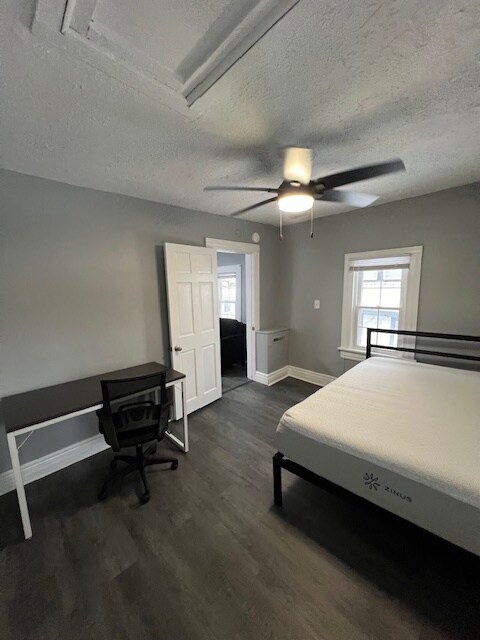 Building Photo - 1112 E Colvin St