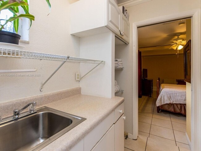 Building Photo - 5524 Garfield St