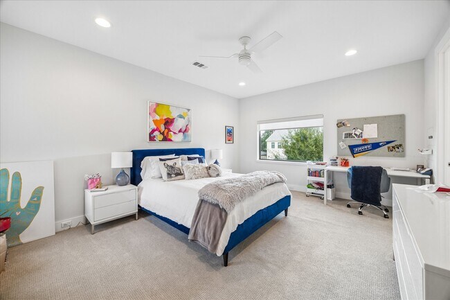 Building Photo - 4532 Sunburst St