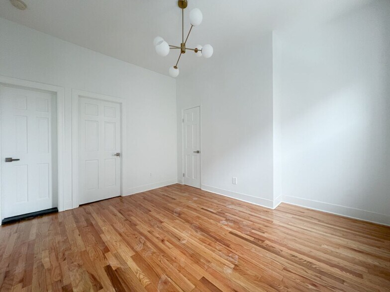 Building Photo - 42 STREET