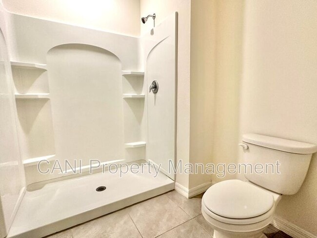 Building Photo - 230 Reena Dr