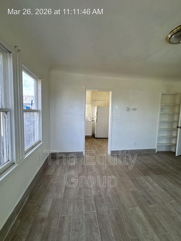 Building Photo - 240 E Hanford Armona Rd