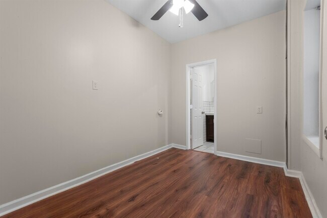 Building Photo - 76 Romaine Ave