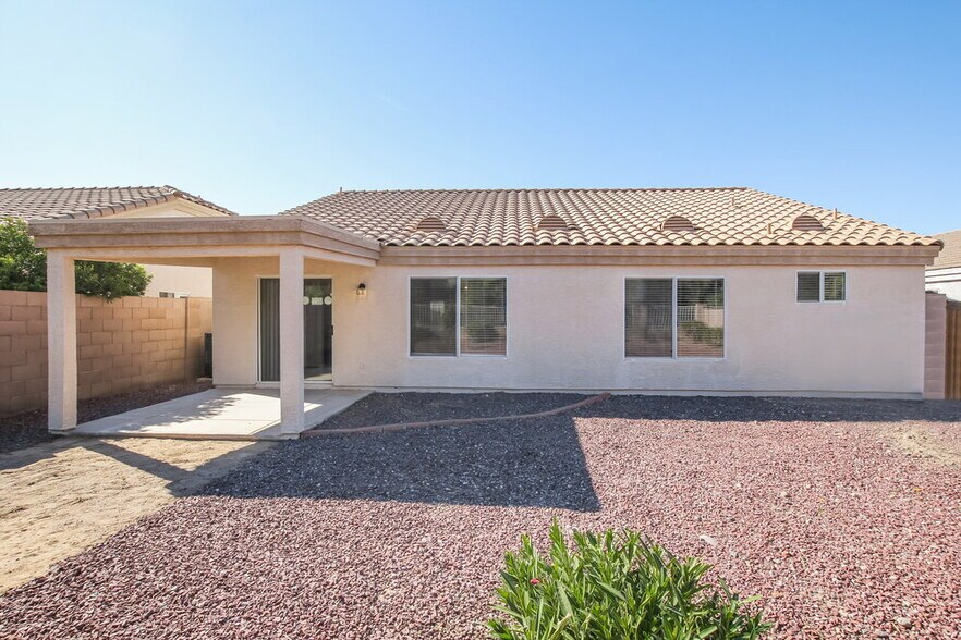 Building Photo - 18407 N 111th Dr