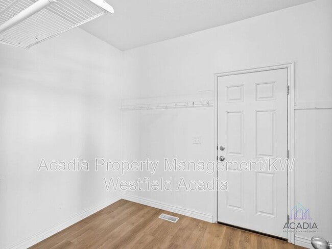 Building Photo - 4172 W Lakebridge Drive