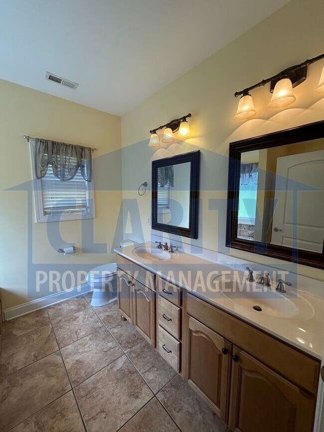 Building Photo - 165 Mill Creek Trail NE