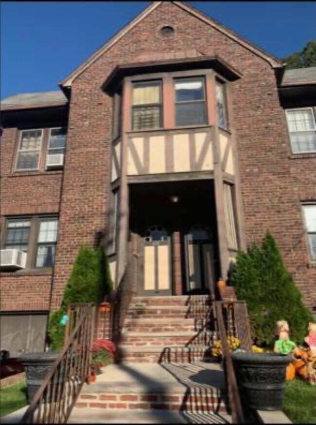 623 Metropolitan Ave 623 Metropolitan Ave Staten Island NY 10301