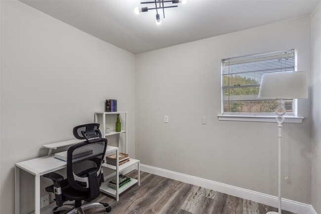 Building Photo - 2119 Quail Run