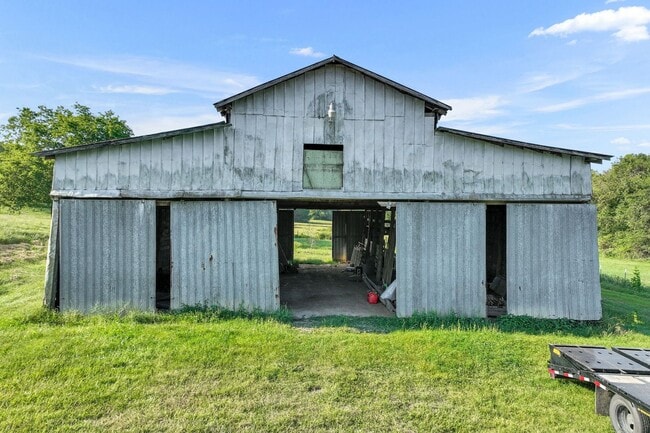 Building Photo - 4861 Bethesda Rd