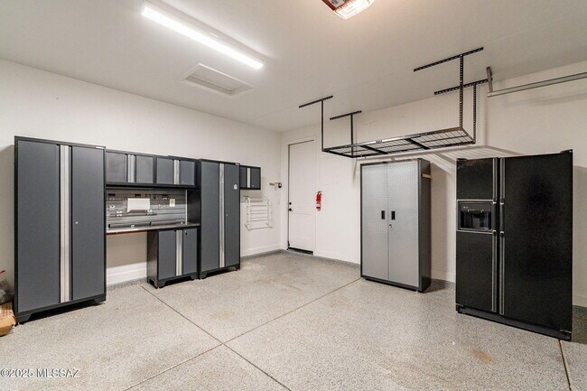 Building Photo - 39548 S Summerwood Dr