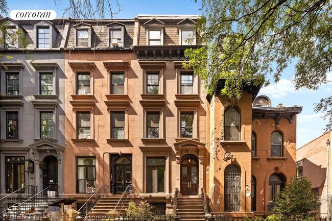 Building Photo - 556 Washington Ave