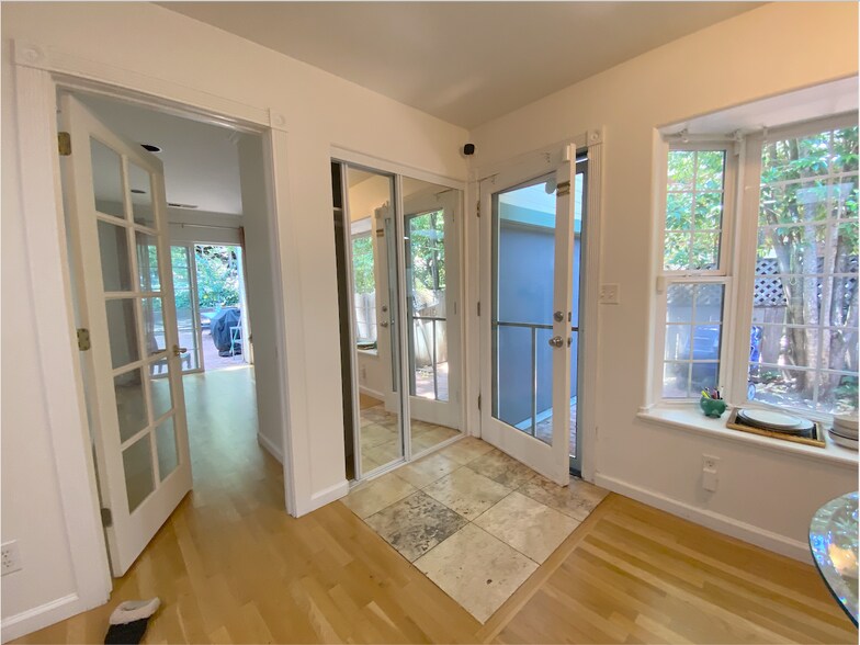 Second entry to dining room and a private outdoor space - 9 Scenic Ave